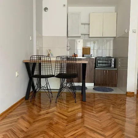 Comfy Studio - 1 Minute Walk To Delta Planet Nis Exterior photo